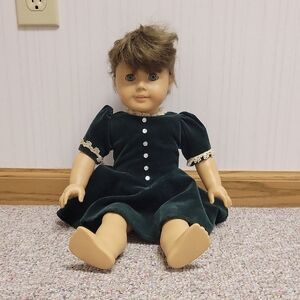 Pleasant Company Molly with Green Velvet Dress. Original American Girl 18" Doll